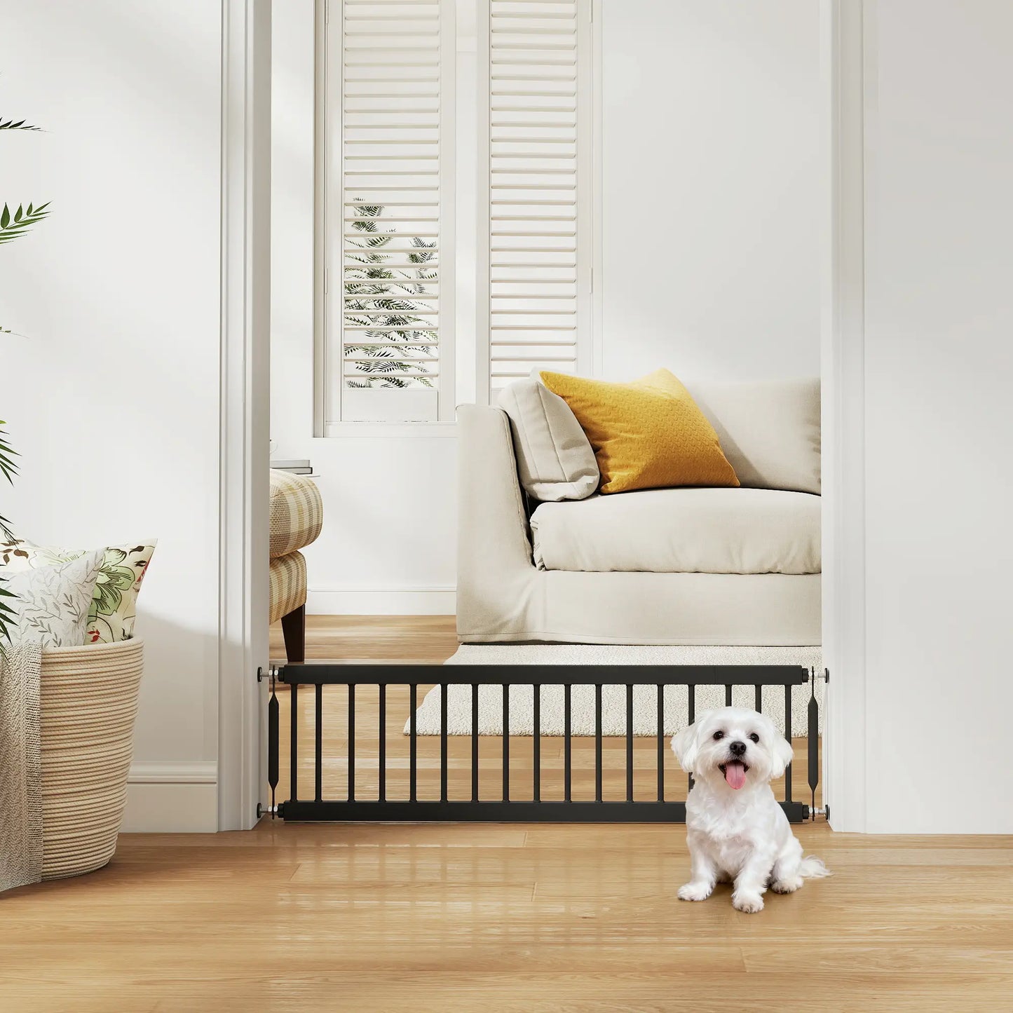 26"-37" Dog Gate, Adjustable Pet Gate, Pressure Mount Kit, Black Pet Gates at Gallery Canada