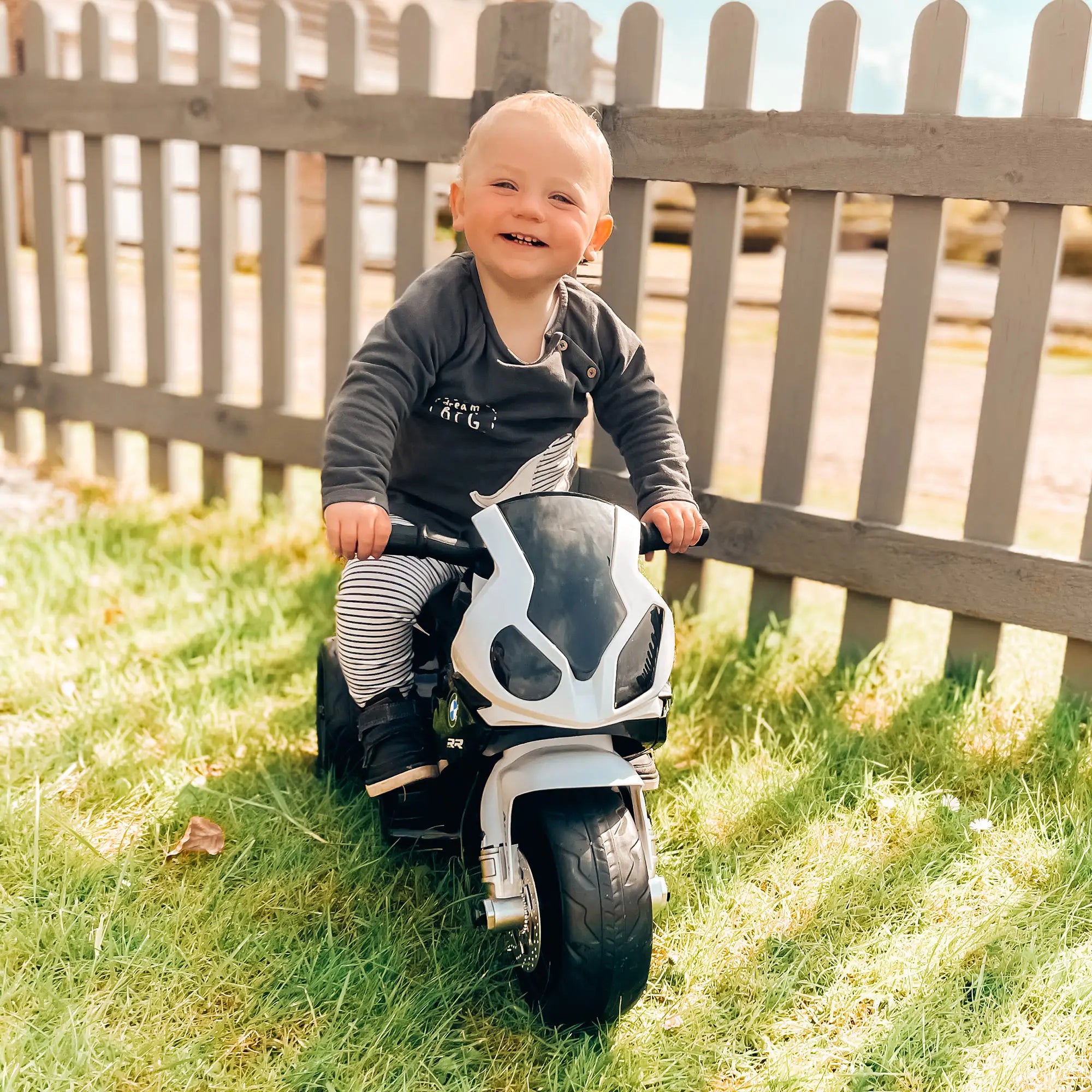 6V Kids Motorcycle, 3 Wheels, Headlight, Music, Black Electric Motorcycles at Gallery Canada