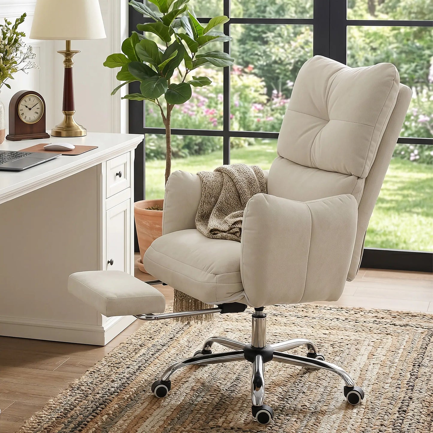 Chaise de bureau inclinable ergonomique avec repose-pieds, crème