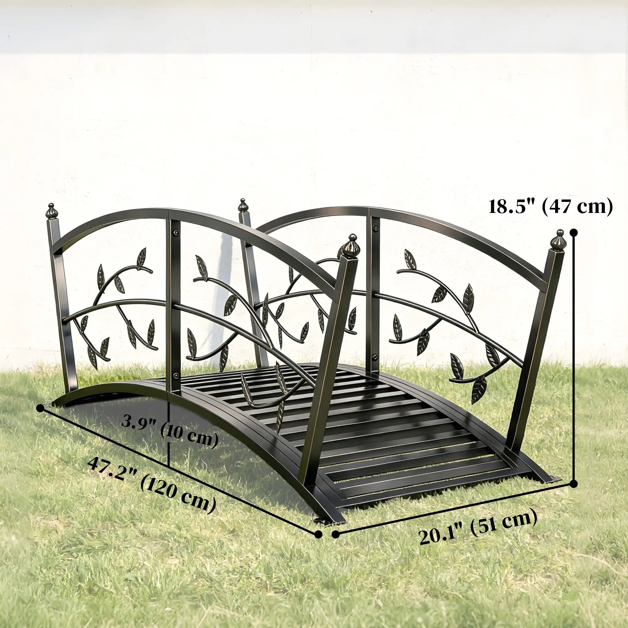 4 FT Metal Garden Bridge, Safety Railings, Outdoor Pond, Arch Footbridge Garden Decor at Gallery Canada