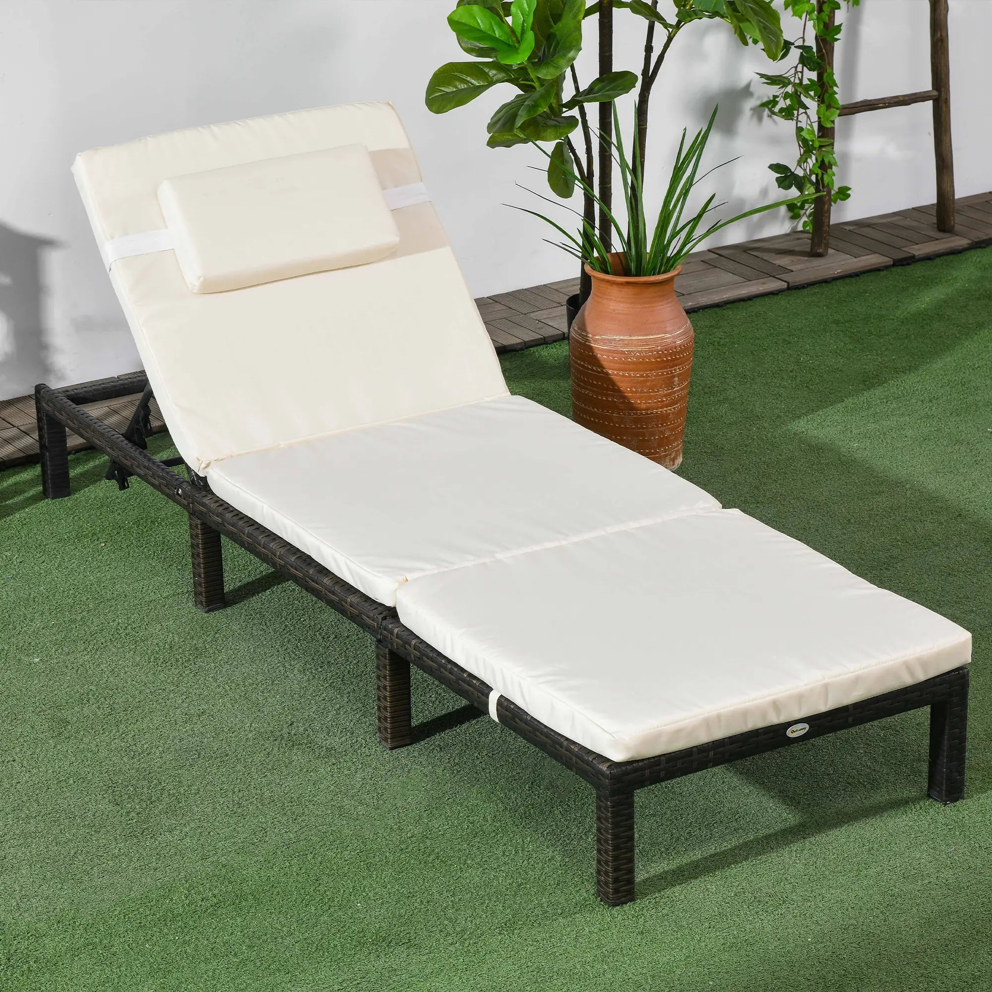 Outdoor Lounger, 5-Level Adjustable Back, Headrest, Cream White Chaise Loungers at Gallery Canada