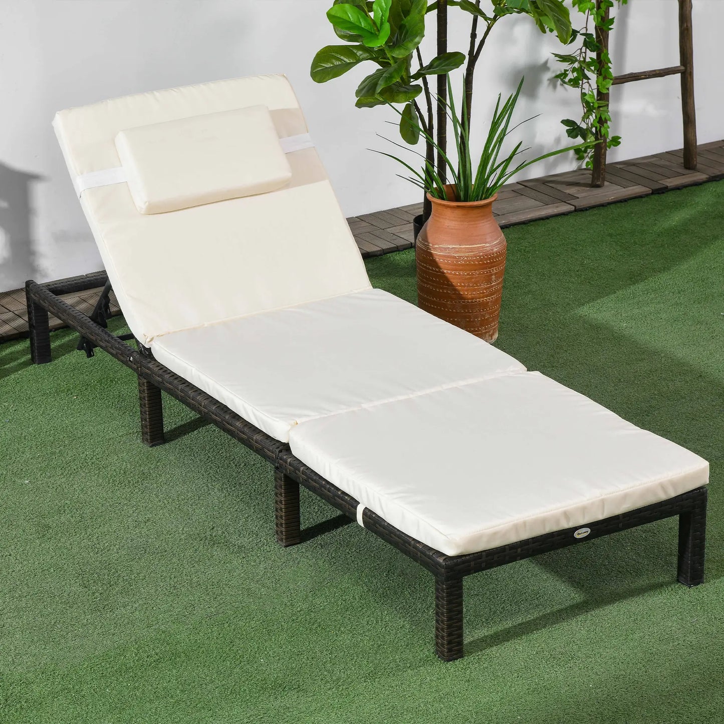 Outdoor Lounger, 5-Level Adjustable Back, Headrest, Cream White Chaise Loungers at Gallery Canada