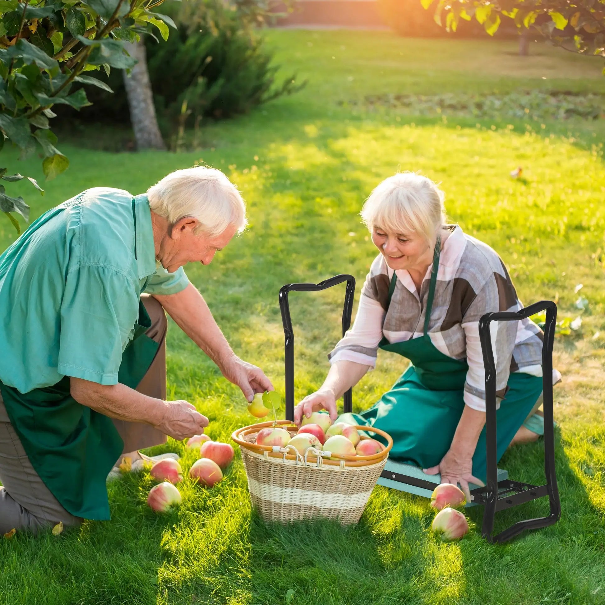 Garden Kneeler Seat Stool, Folding Gardening Chair with Thick Pad Garden Accessories at Gallery Canada