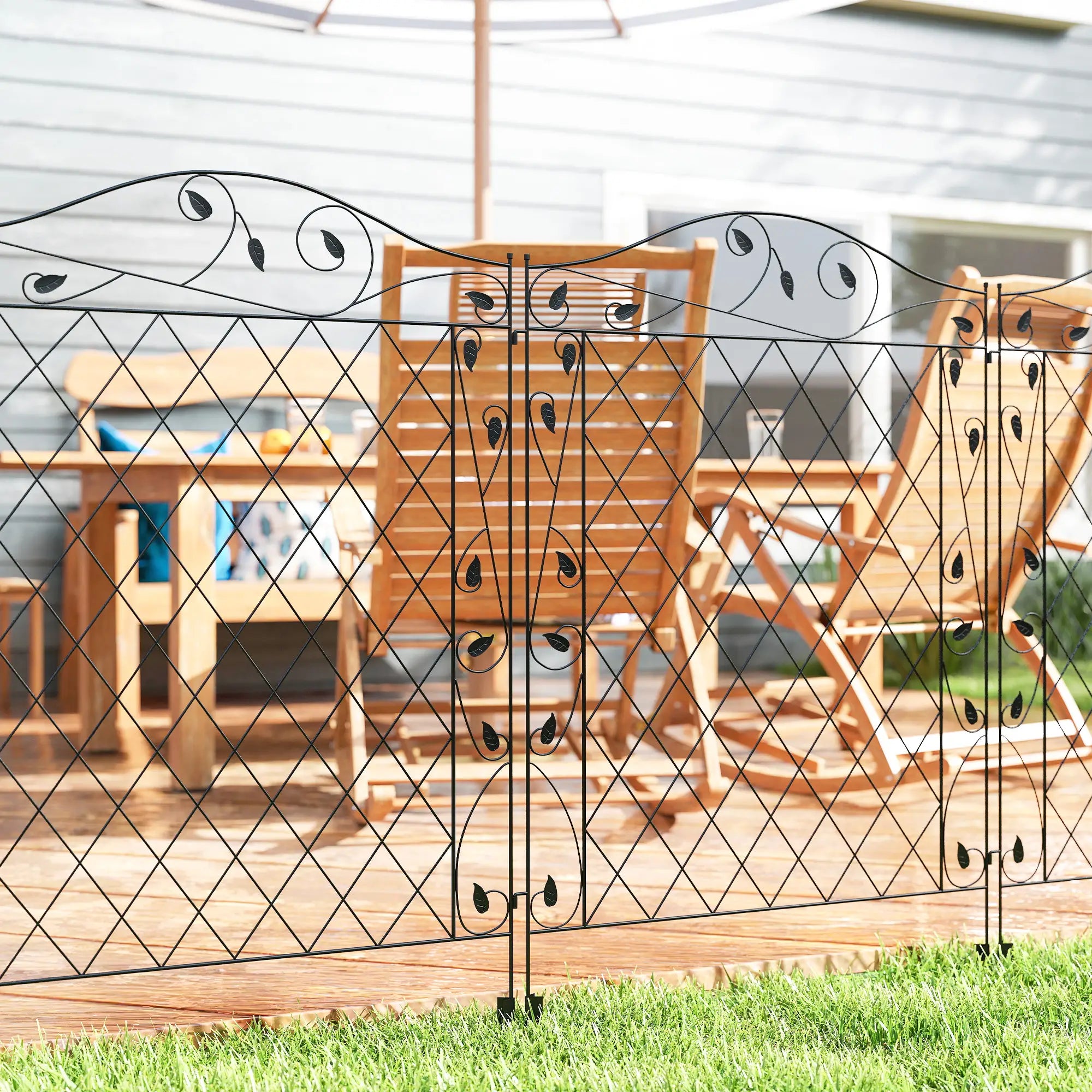Metal Garden Fence Panels, Animal Barrier, Border Edging, 4 Pack, Wavey Vines Garden Fences at Gallery Canada