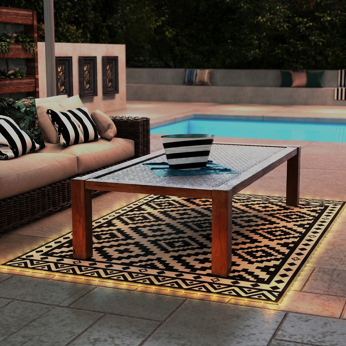 Reversible Plastic Straw Rug, LED Lights, 12' x 9' Outdoor Reversible Rugs at Gallery Canada