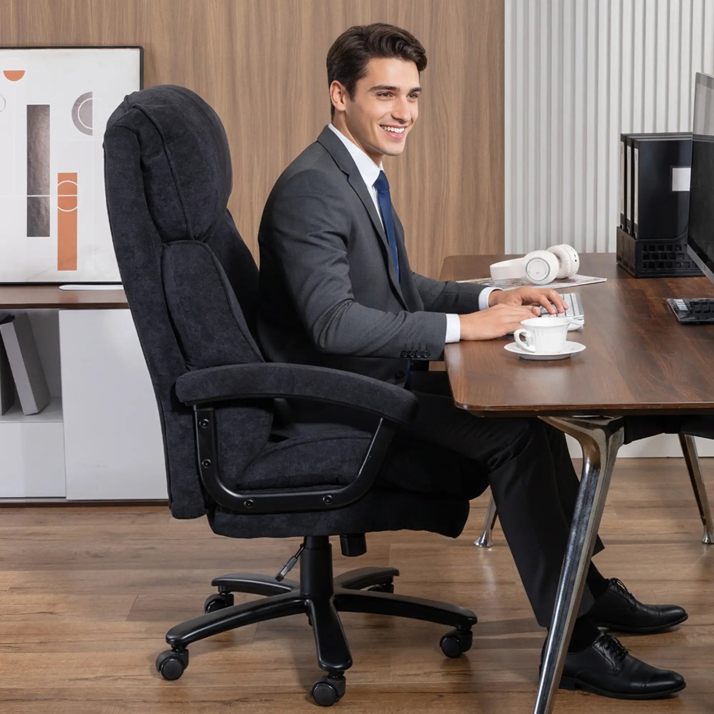Heavy Duty Executive Office Chair, 450 lbs, Black Executive & Manager Chairs at Gallery Canada
