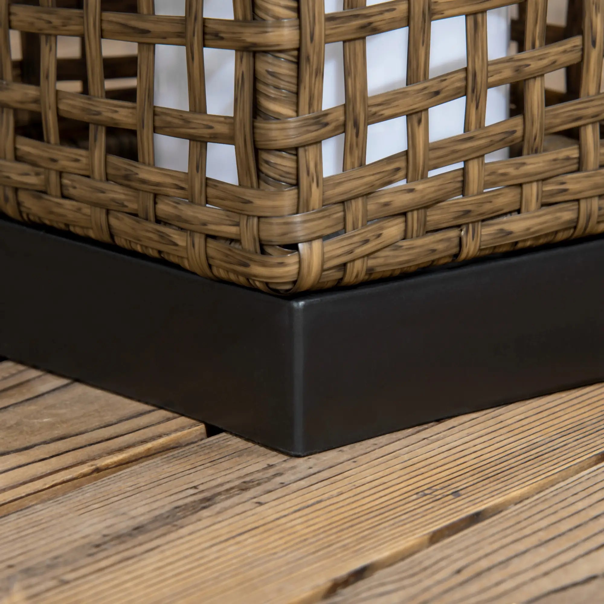 Wicker Solar Outdoor Lamp, Auto On/Off LED, IP44, Patio, Porch, Pathway Solar Post Lamps at Gallery Canada