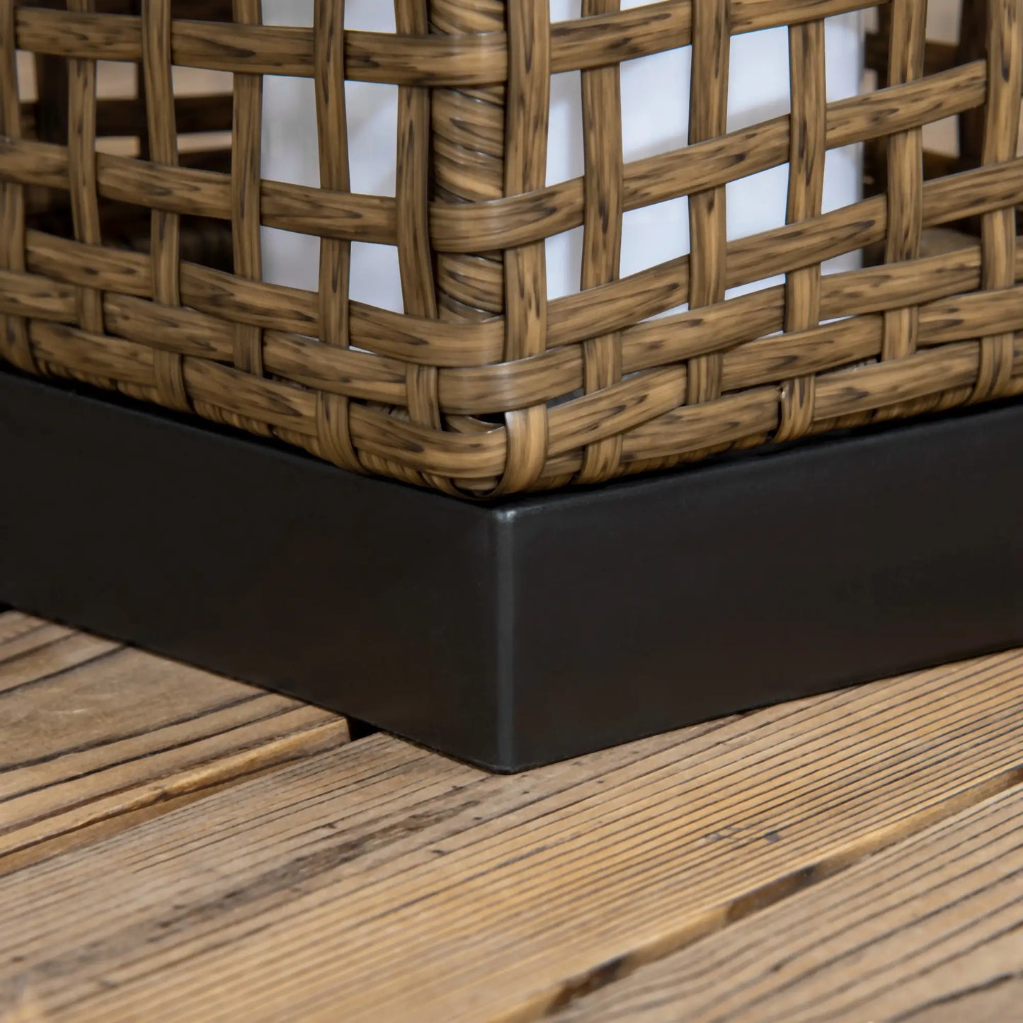 Wicker Solar Outdoor Lamp, Auto On/Off LED, IP44, Patio, Porch, Pathway Solar Post Lamps at Gallery Canada