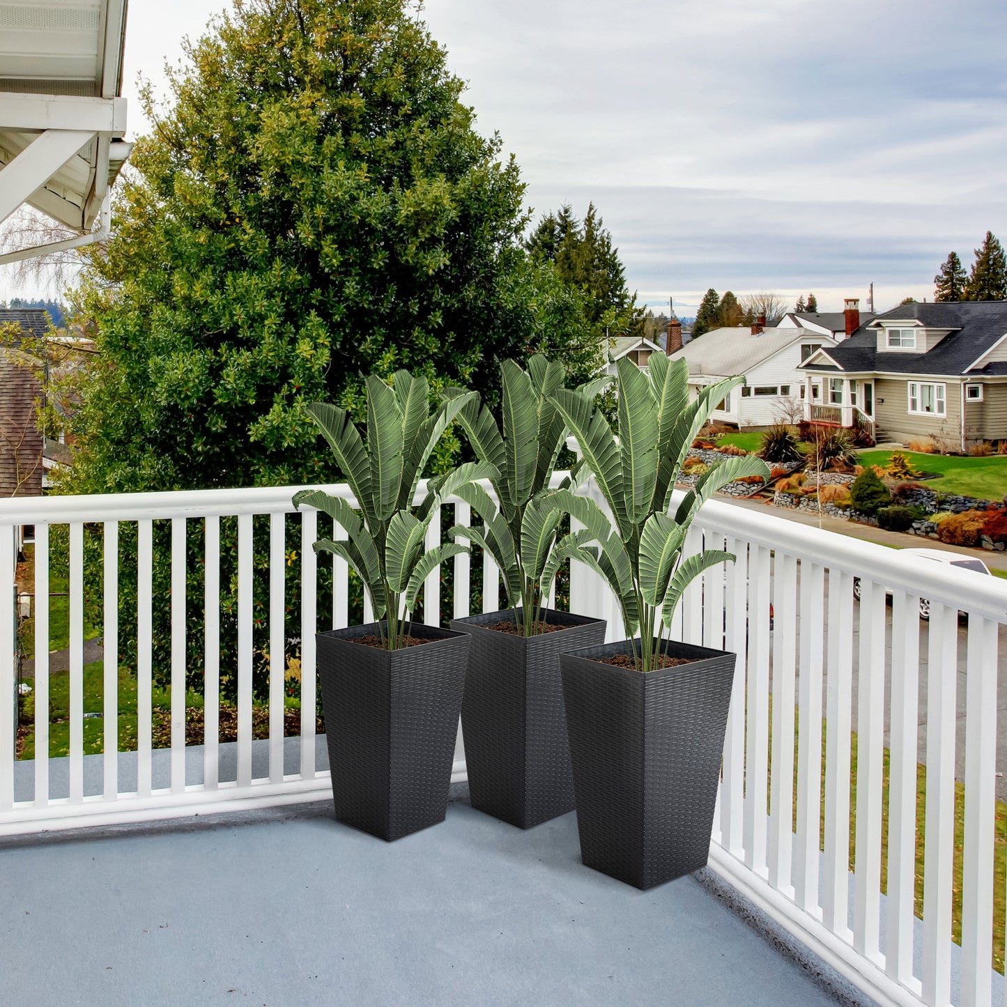 Set of 3 Tall Plant Stand, Outdoor &; Indoor Flower Pot Set for Front Door, Entryway, Patio and Deck, Black - Gallery Canada